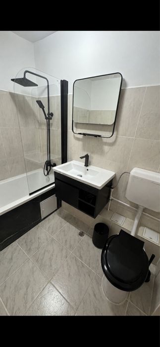 Apartament 3 camere de inchiriat ZONA PIATA APUSULUI