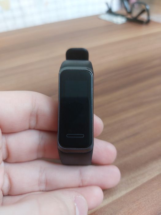 Фитнес часы Huawei Band 4