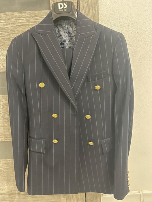 Vând Costum elegant