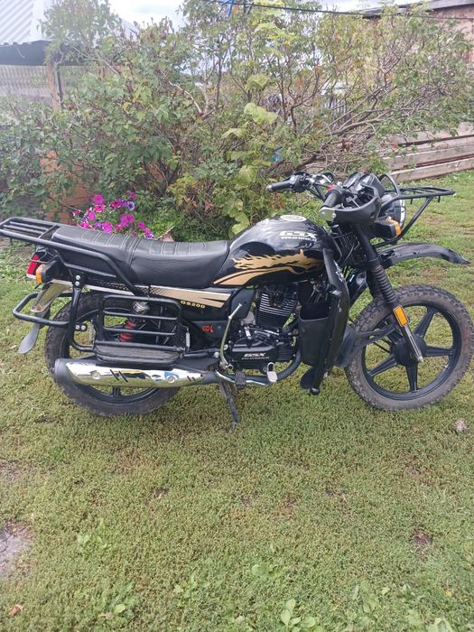 Мотоцикл suzuki.