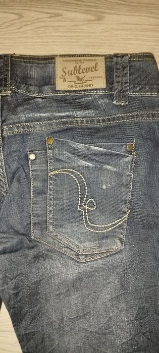 Продам женские джинсы