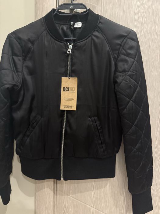 Дамско черно яке