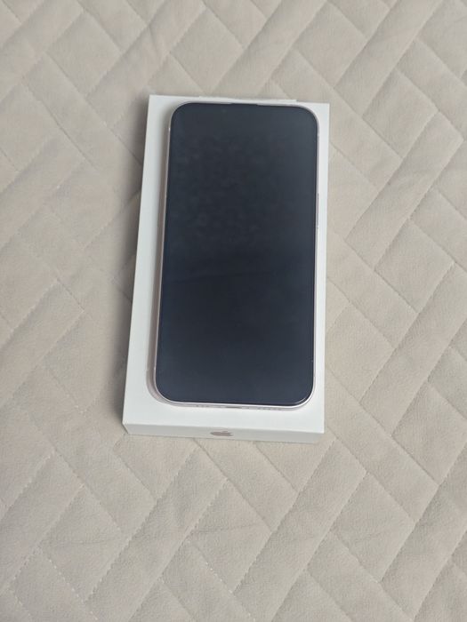 iPhone 13 / 128 / 100 %