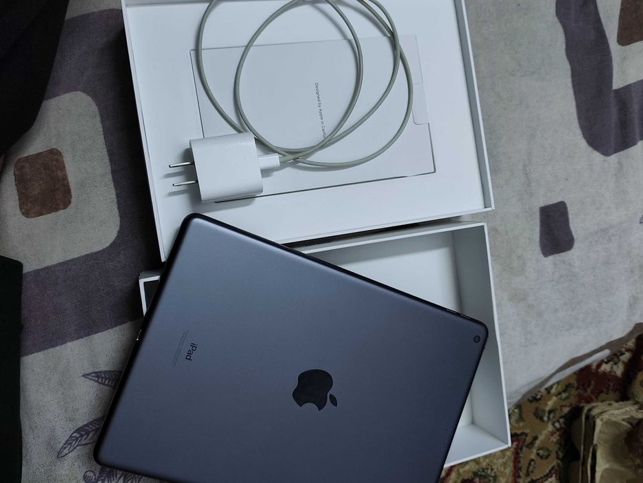 iPad 9-го поколения, 256 ГБ.