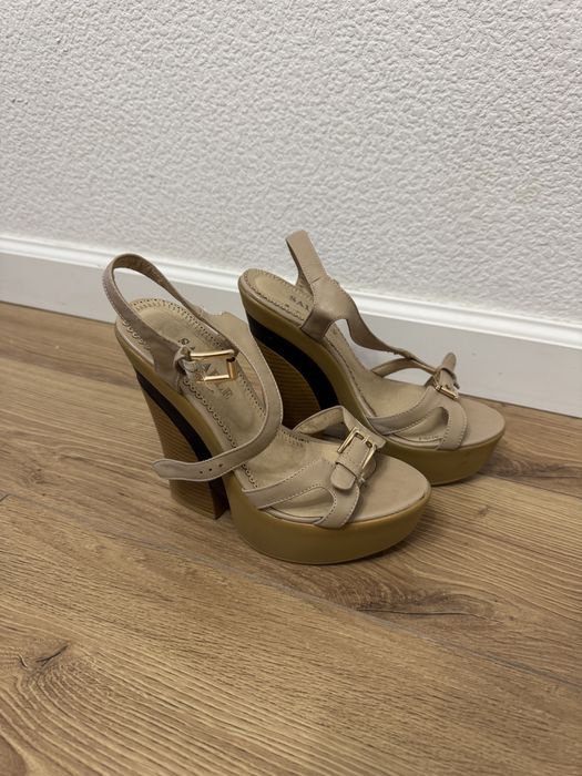 Отдам за коробку МЕРСИ