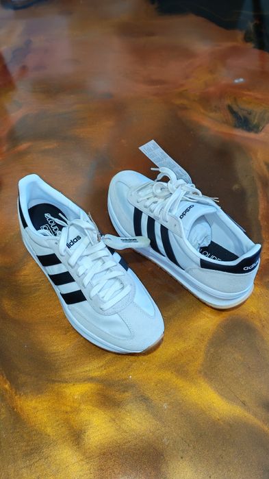 Vand pantofi sport barbati Adidas mărimea 42