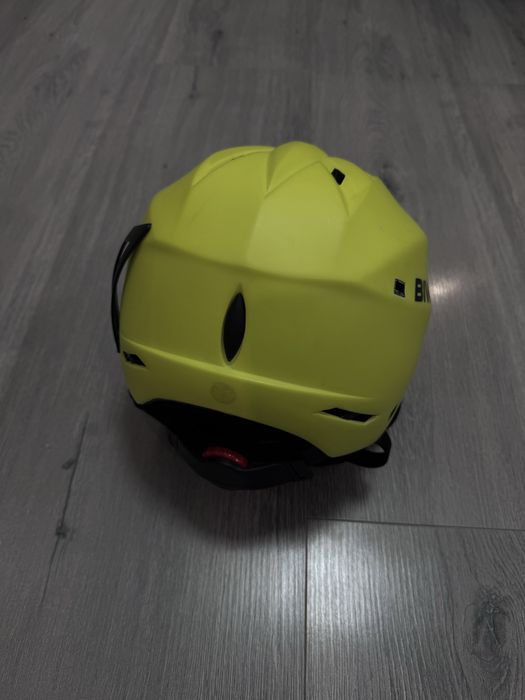 Продам горнолыжный шлем biwec