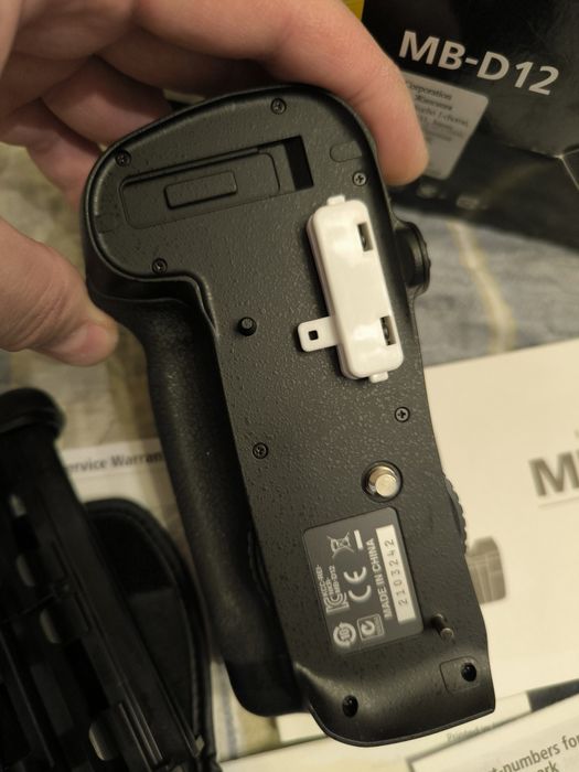 Продам батарейную ручку блок Nikon MB-12