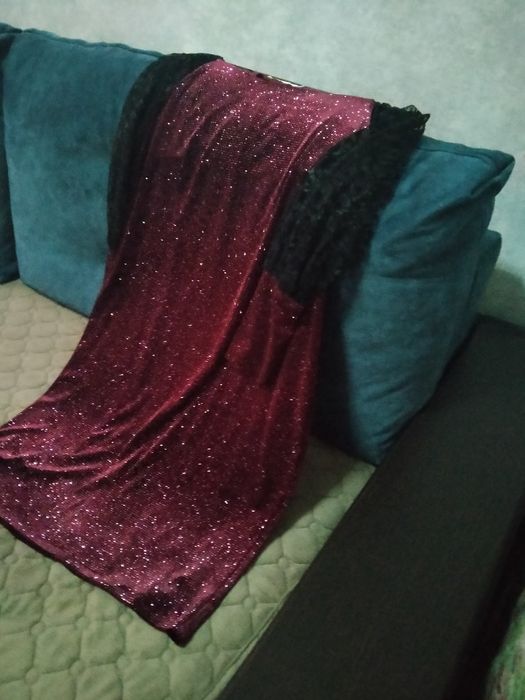 Продам платье новое блестящее