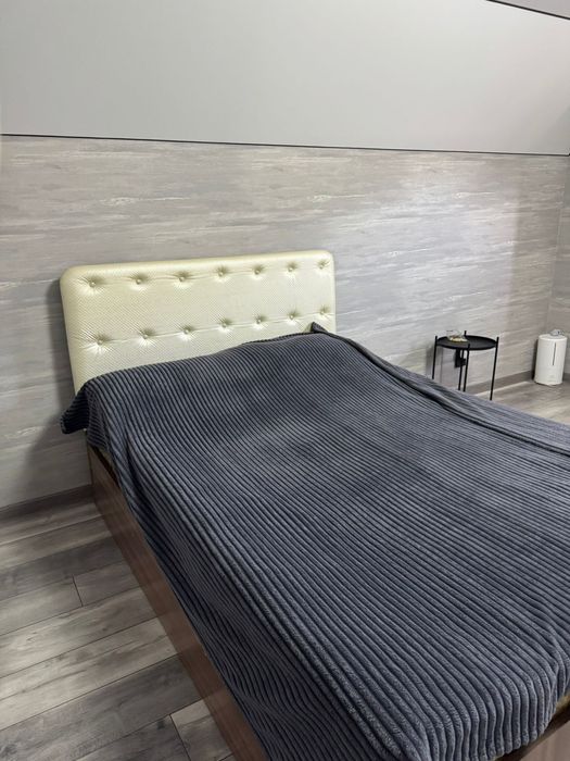 Двухспальная кровать