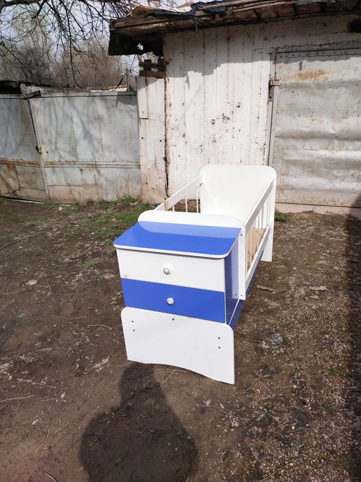 Продам детскую кроватку
