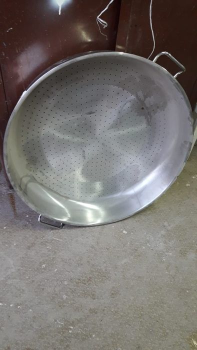 Продам дуршлаг большие