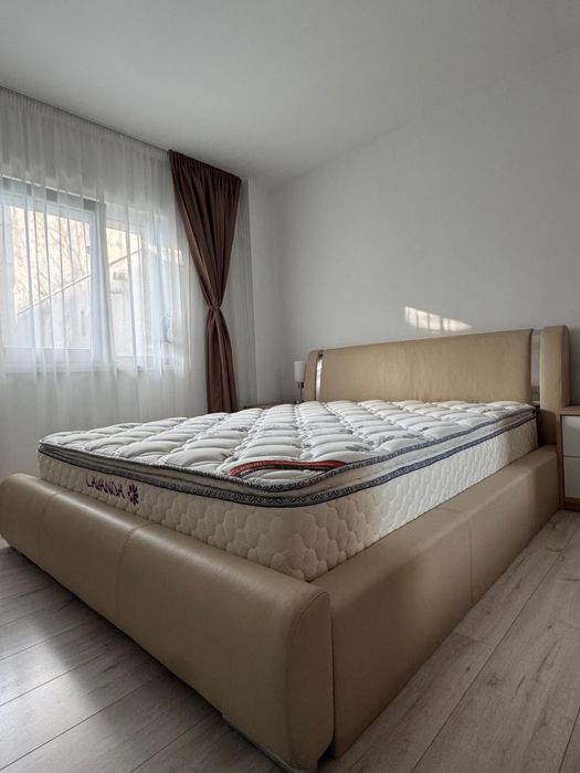 Vand cadru de pat 160 x 200 (NU are somiera sau saltea)