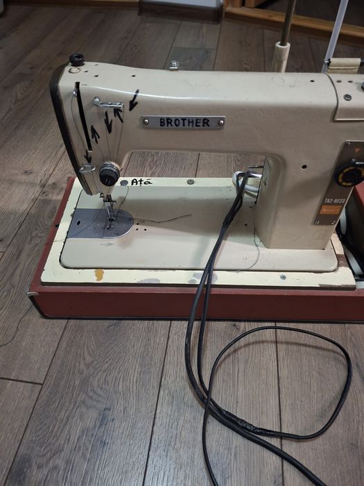Masina de cusut semiprofesionala Brother