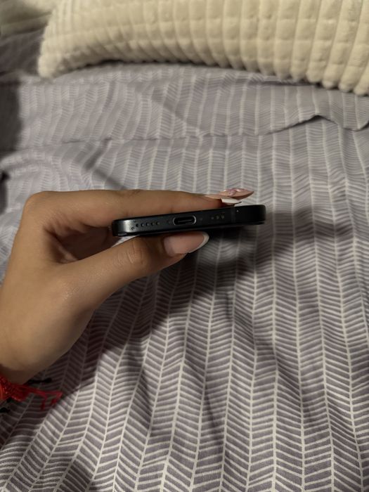 iPhone 15 128GB, stare bună