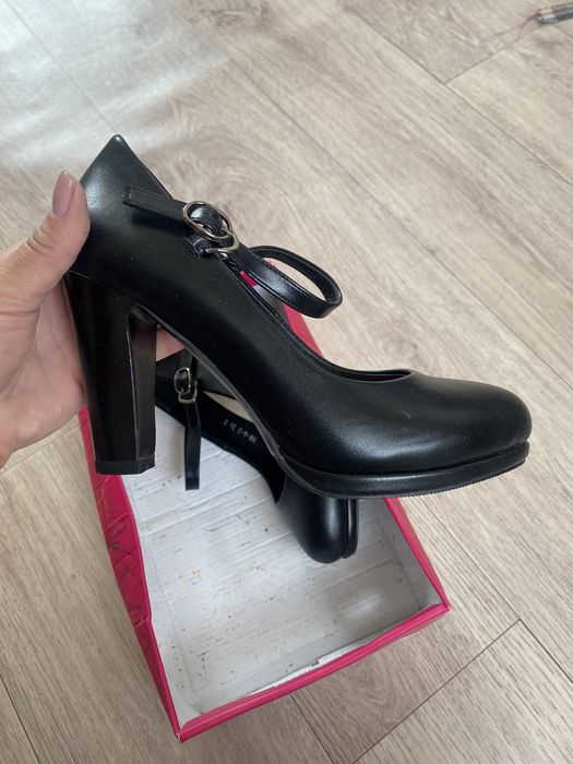 Продам новые туфли 36 размера