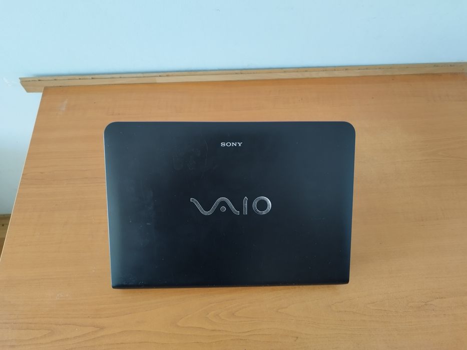 Лаптоп Sony Vaio - 14 инча , 8GB рам, 4 часа батерия, 120GB SSD