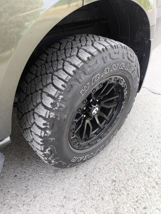 Goodyear wrangler 265/65/17