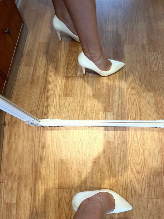 Бели класически обувки, 39 размер, почти нови