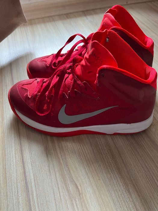 Маратонки на NIKE