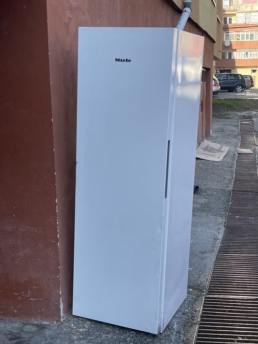 MIELE Congelator NOU