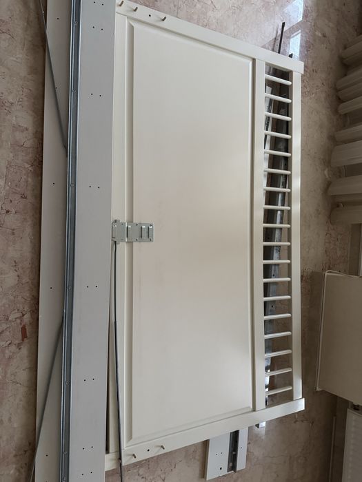 Pat Ikea model Hemnes culoarea alba