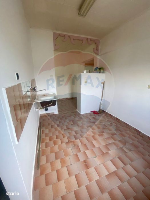 Apartament cu 3 camere de vânzare în zona apreciata