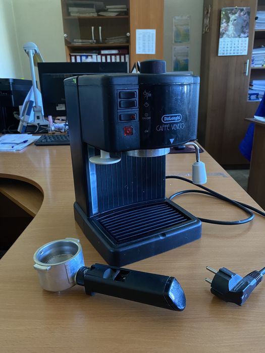 Кофемашина DeLonghi BAR12F / Почти новая /  Кофе аппарат