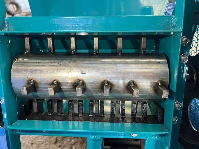 Zdrobitor de fructe si legume Broman motor 3KW productie 800 Kg/h .