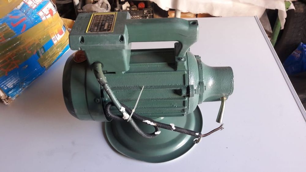 Бетонный вибратор