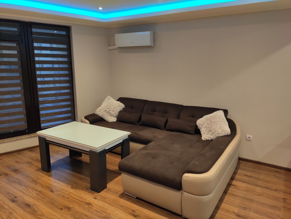 Дава се под наем Двустаен апартамент в Пловдив, Остромила - 78 кв.м за 459 € - Снимка #2