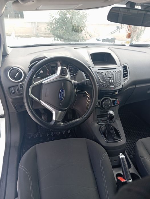 Vând Ford Fiesta 2016
