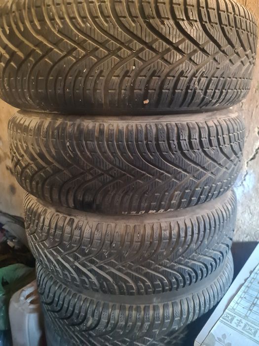 Резины и диски в комплекте.