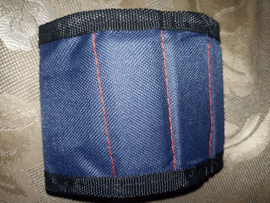 Магнитна гривна за инструменти