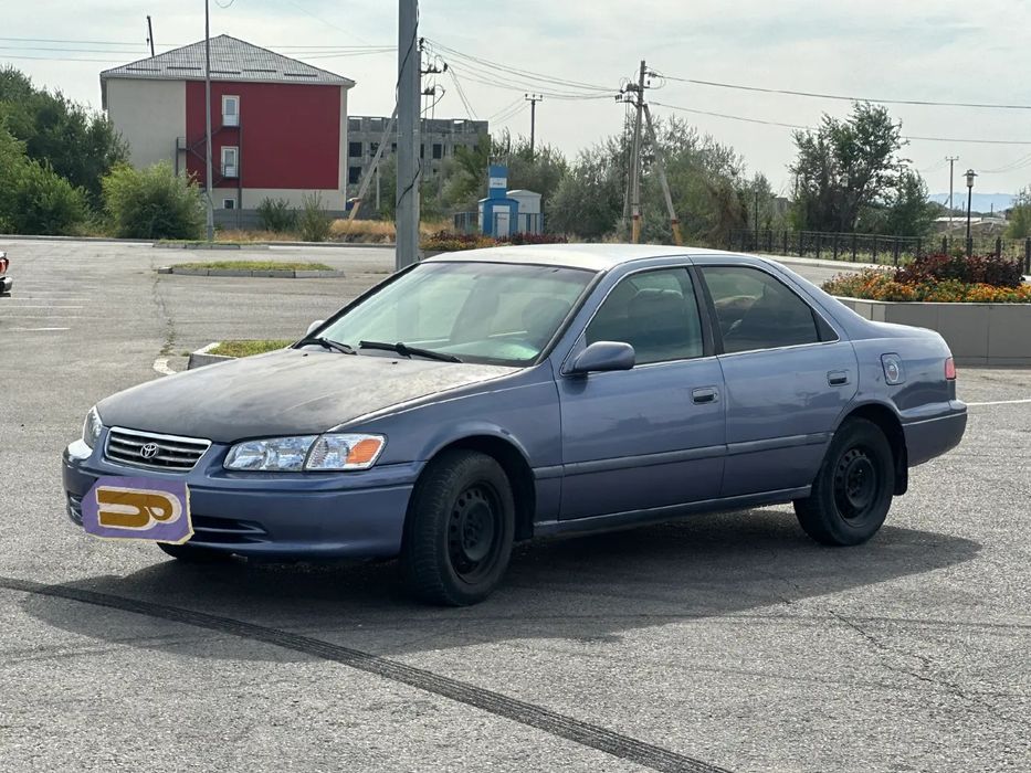 Toyota Camry 25.