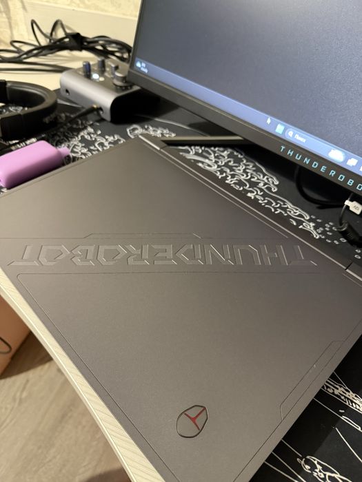 Продам игровой ноутбук Thunderobot