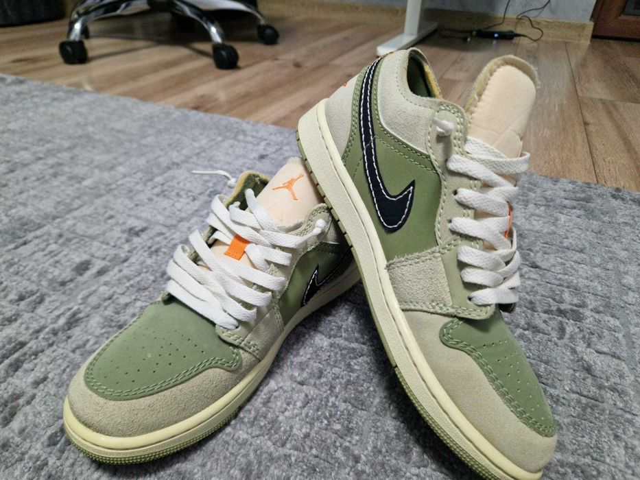 Jordan 1 Low SE Craft Light Olive
