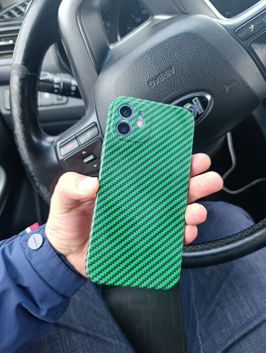 Айфон 12 в хорошем состояние