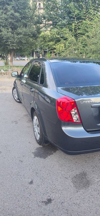 Chevrolet Gentra.
