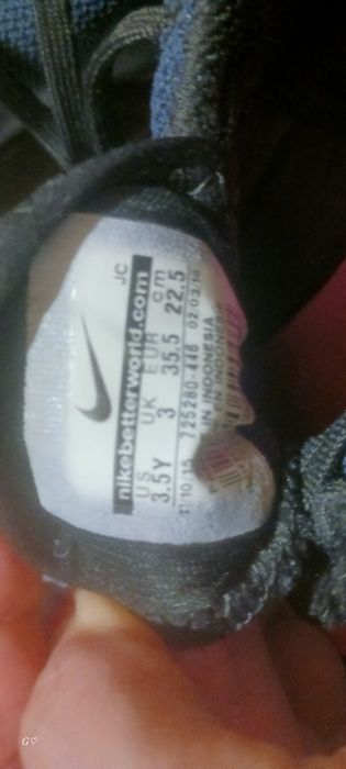 Футболни обувки 32 и 35.5 номер