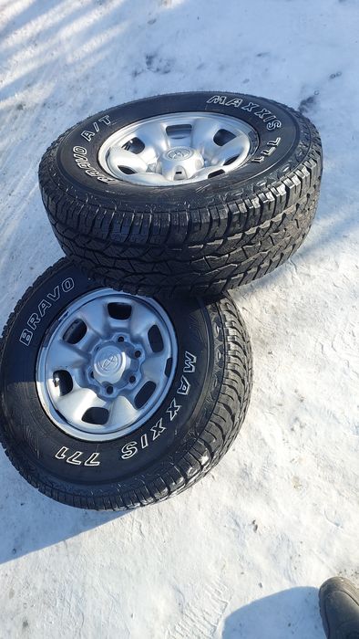 Продам 2 балона Максис Браво 771 АТ