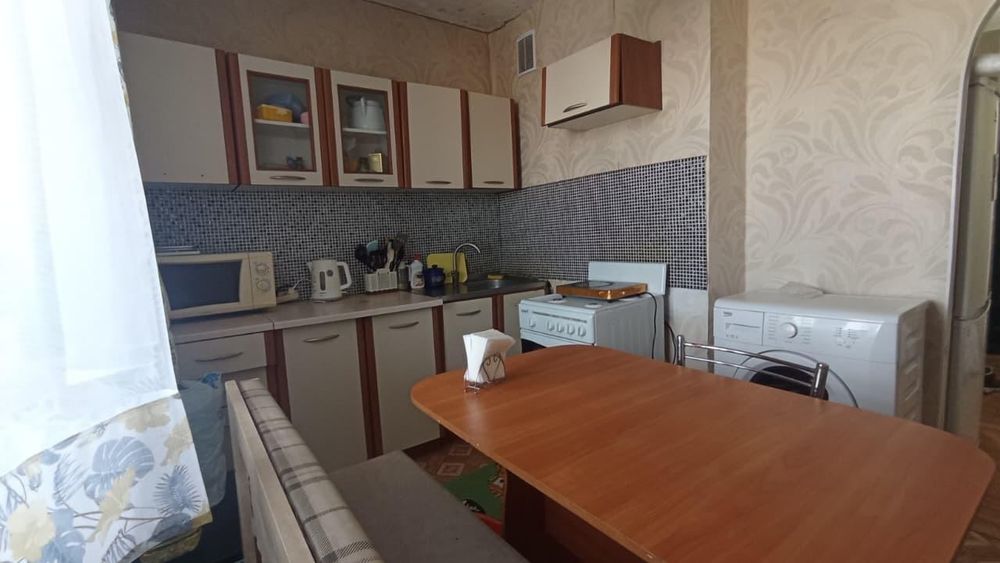 Продам 1 к в центре 9/9