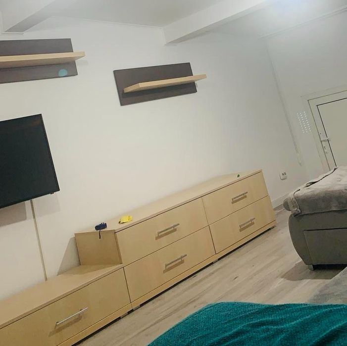 mobila living cu polite