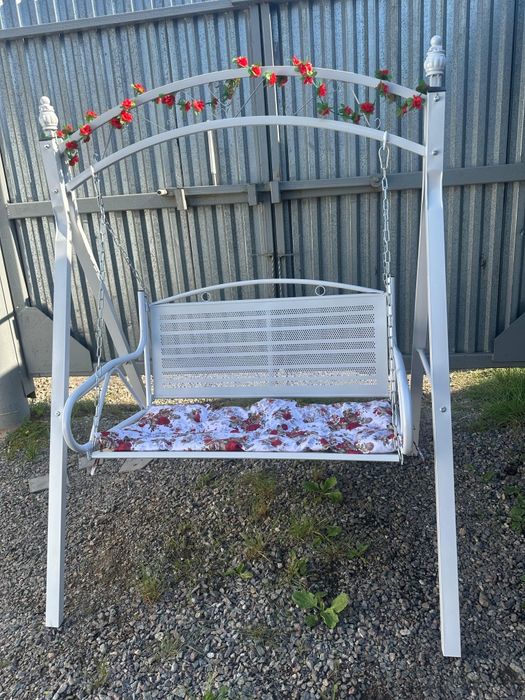 Продам качелю новая