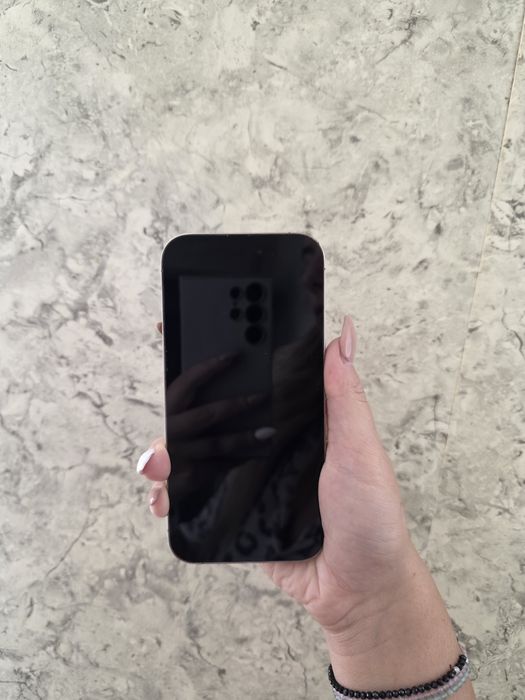 iPhone 14 Pro 256GB Gold – Отлично състояние + бонус слушалки