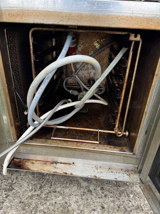 Продавам конвектомат трифазен, 6 тави