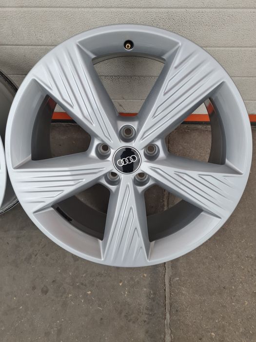 Оригинални джанти за АУДИ AUDI SEAT SKODA VW R19 5x112 ET45 8J