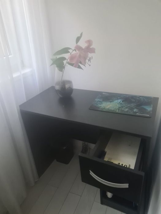 Scaun de birou cu masaj, functional  + Birou + corp suspendat
