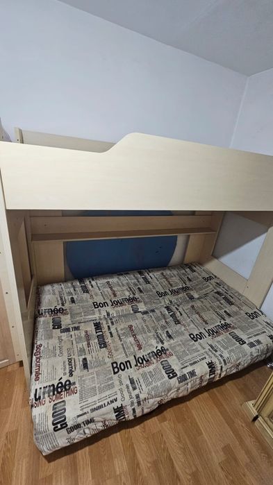 Продам двухъярусную кровать