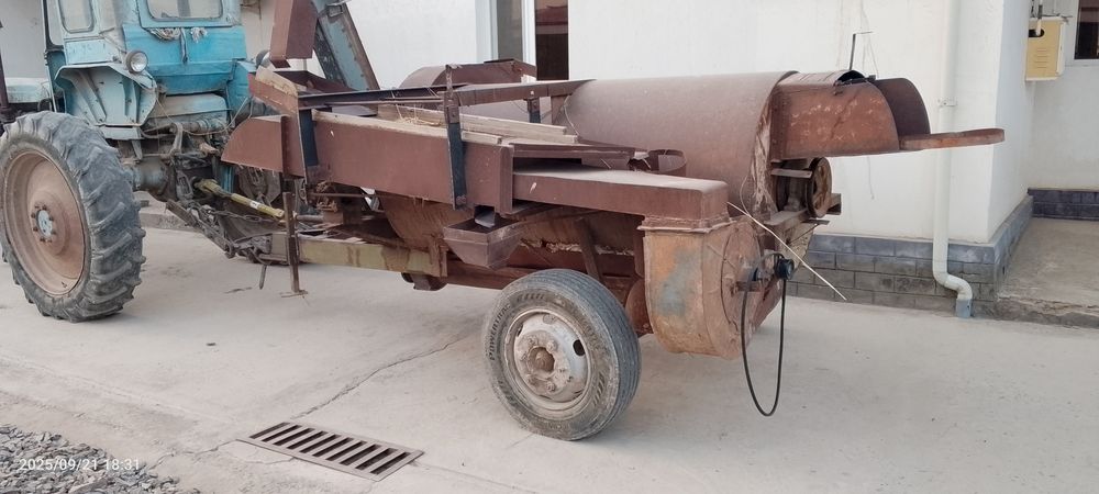 Traktor va mini kombayn sholi va bugʻdoy chiqaradi holati zoʻr